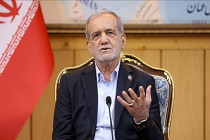 Pezeşkiyan'dan 'ikili' mesaj: Protestocuların sesini duyuyoruz, ülkenin altüst edilmesine izin vermeyiz