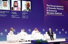 Bakan Şimşek, Doha'da Türkiye'deki yatırım fırsatlarını anlattı