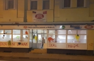 Almanya'da PYD/PKK yandaşları 2 camiye saldırdı
