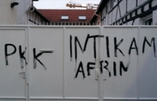 Almanya'da PYD/PKK yandaşları camiye saldırdı