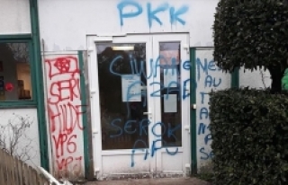 Fransa'da terör örgütü PYD/PKK yandaşlarından...