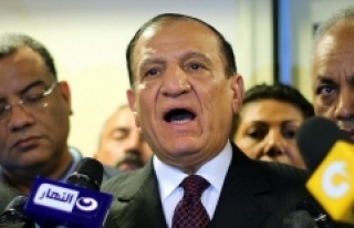 Mısır'da cumhurbaşkanlığı adayı Anan 'seçmen...