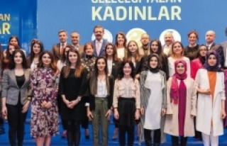 Turkcell'de 100 kadın yazılımcı işbaşı...