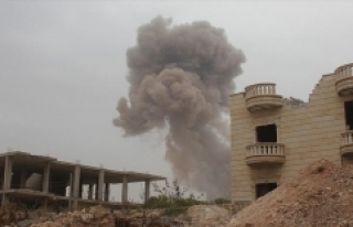 Terör örgütü PYD/PKK Afrin'den Azez'deki...