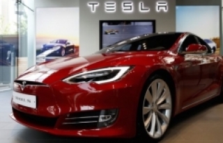 Tesla 123 bin aracını geri çağırıyor