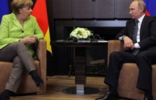 Putin, Merkel ile Suriye ve Ukrayna'yı görüştü