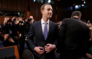 Zuckerberg, senatoda özür diledi