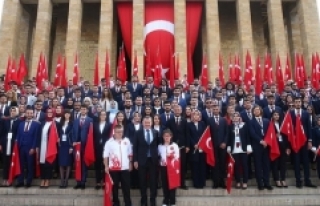 19 Mayıs törenlerle kutlanıyor