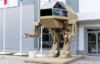 Rusya, dev savaş robotunu tanıttı