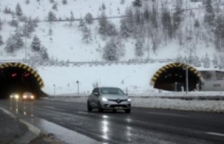 Bolu Dağı'nda kar yağışı