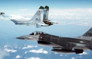 Rus ve ABD uçakları Karadeniz'de karşı karşıya...