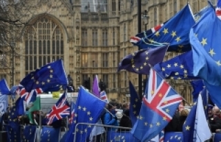 AB Brexit Başmüzakerecisi Barnier: Anlaşmasız...