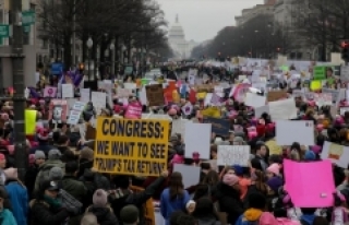 ABD'de on binler Kadınlar Yürüyüşü'nde...
