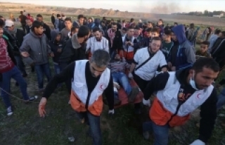 İsrail askerleri Gazze sınırında 30 Filistinliyi...
