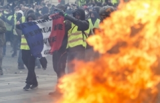 Sarı yeleklilerin gösterilerindeki şiddet Paris'in...
