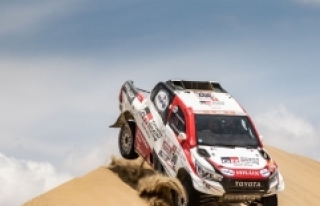 Toyota, Dakar Rallisi'nde tarihi bir zafere daha...