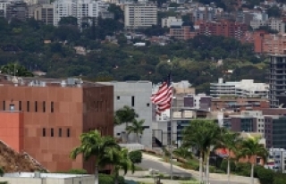 Venezuela'daki Amerikalı diplomatlar ülkelerine...