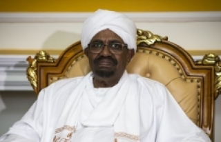 Sudan'da hükümet feshedildi