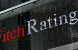 Fitch, Türkiye'nin kredi notunu indirdi