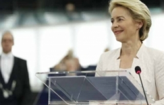 Leyen AB komisyonu başkanı oldu