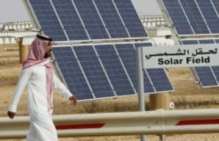 Petrol zengini Suudi Arabistan ekonomisini ‘güneşe’...