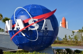 NASA, Ay’a 2022’de insansız, 2024’e kadar insanlı...