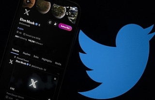 Elon Musk, Twitter’ın logosunu değiştirdi