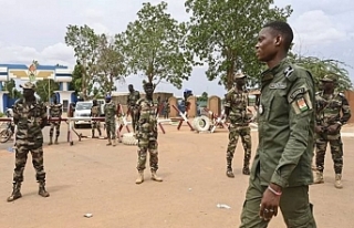 Nijer'deki askeri darbe ABD ve Fransa arasındaki...
