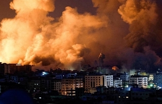 İsrail Gazze'de 320 noktayı vurdu: 400 kişi...