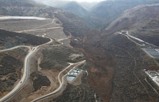 Erzincan'da maden sahasında toprak kayması:...