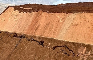 Erzincan'da toprak kayması öncesi çekilen...