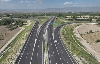 Bölünmüş yol uzunluğu 2025'te 30 bin kilometreyi...
