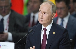 Putin: Rus ekonomisi yavaşlamaya rağmen büyümeye...