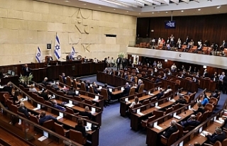 İsrail'de hükümet, 400 bin yedek askeri orduya...