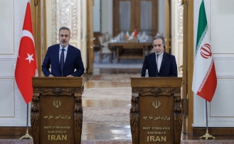 1,6 milyar dolarlık proje: Türkiye ve İran tarihi İpek Yolu'nda ortak demiryolu hattı için anlaştı