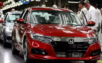 Çip krizi vurdu: Otomobil devi üretime ara veriyor!