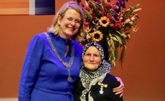 Hollanda’da 82 yaşındaki Türk'e kraliyet nişanı verildi