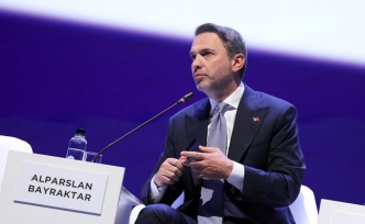 Bayraktar: Türkiye-Rusya arasındaki gaz alım sözleşmesi bir yıl uzatıldı