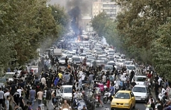 İran'da sokaklar karıştı: Ülke genelinde internet kesildi, dünya ile bağlantı koptu