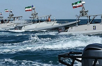 İran, Hürmüz Boğazı'nda askeri tatbikat başlattı