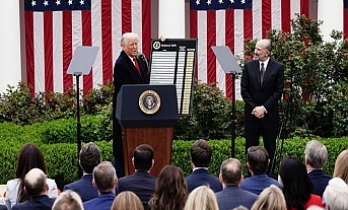 Trump dünyaya uyguladığı ek tarife oranını %15'e çıkardı