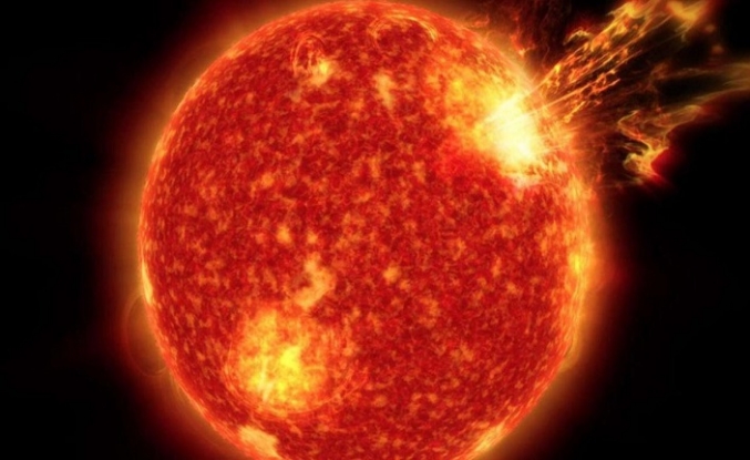 Güneş'te son yılların en büyük patlaması: Dünya'daki radyo sinyalleri devre dışı kaldı