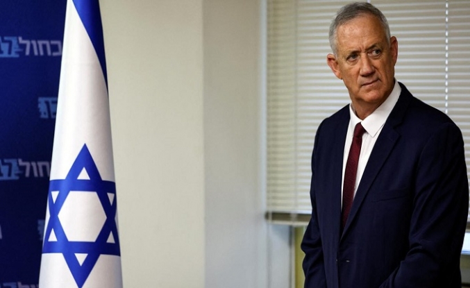 İsrail Savaş Kabinesi Üyesi Gantz, İran’a “uygun zaman ve şekilde” karşılık vereceklerini söyledi