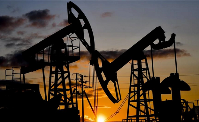Rusya tavan fiyat uygulayanlara petrol satışı yasağını uzattı