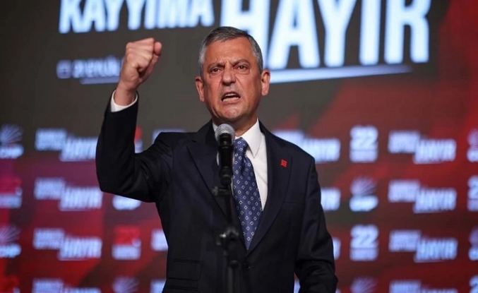 CHP'nin 22. Olağanüstü Kurultayı'nda karar: Özgür Özel yeniden genel başkan seçildi