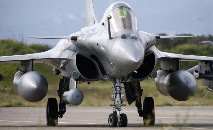 Fransa, Polonya'daki NATO hava savunmasını güçlendirmek için Rafale savaş uçağı gönderiyor
