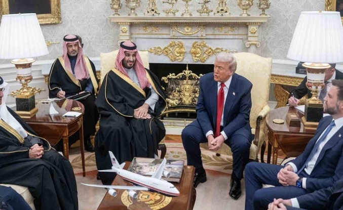 'Bolca el sıkışma ve sırt sıvazlama': Trump - Prens Selman görüşmesinden ne çıktı?