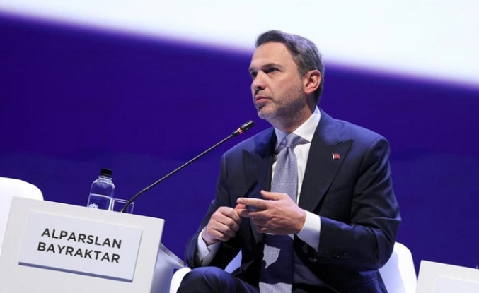 Bayraktar: Türkiye-Rusya arasındaki gaz alım sözleşmesi bir yıl uzatıldı