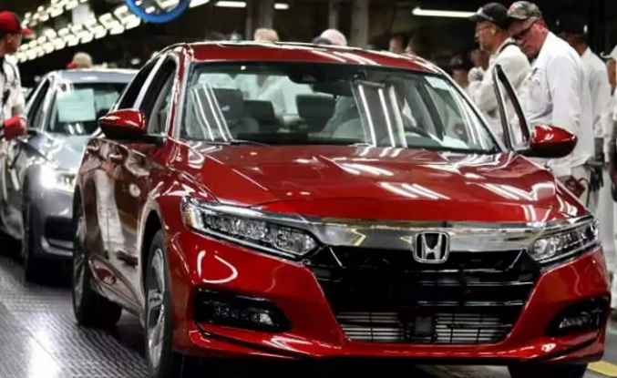 Çip krizi vurdu: Otomobil devi üretime ara veriyor!