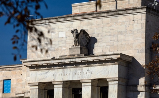 Fed tutanaklarına göre çoğu yetkili ek faiz indirimleri bekliyor